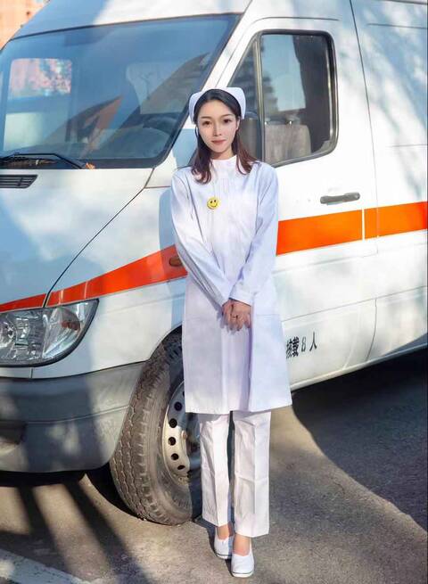 上海高端外围真实护士纯兼职99年可舌吻69