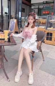 上海高端外围商务模特香港留学生170D瘦高长腿