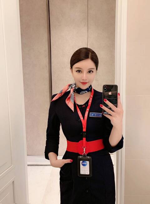 北京高端外围模特东航空姐兼职172G体重100斤可潮喷