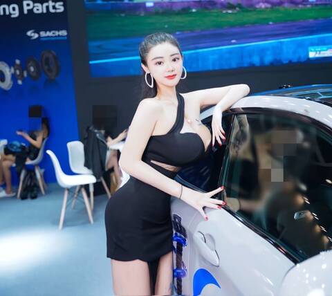 上海外围模特178E车模兼职 签约平面，身材高挑妩媚，细腰肥臀，前凸后翘